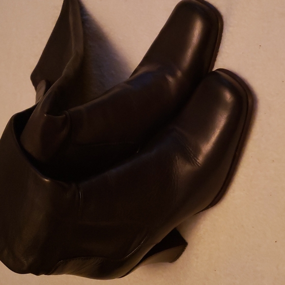 Prada - Picture 3 of 7